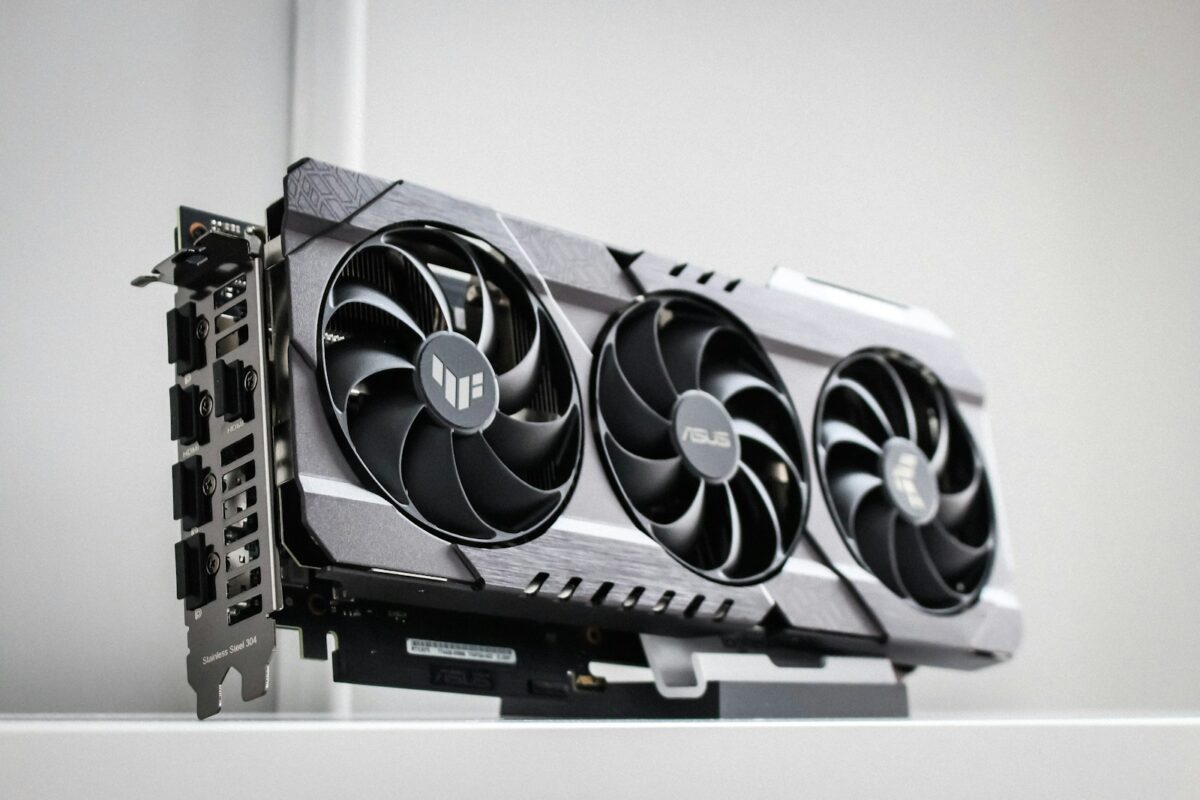 GeForce RTX 5090 et RTX 5080