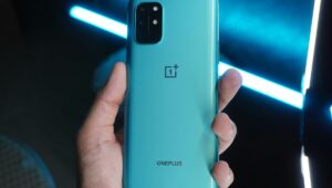 Le OnePlus 13 s’offre un écran révolutionnaire : déverrouillage rapide et autonomie boostée