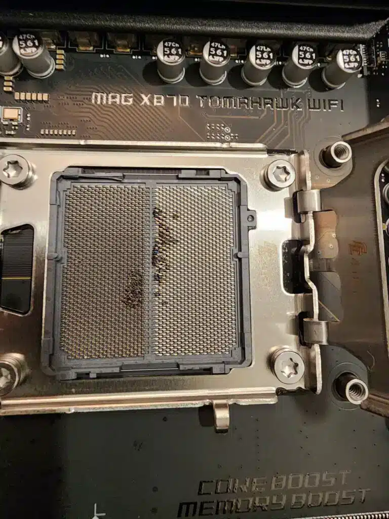 Ryzen 7 9800X3D processeur carte mère surchauffe