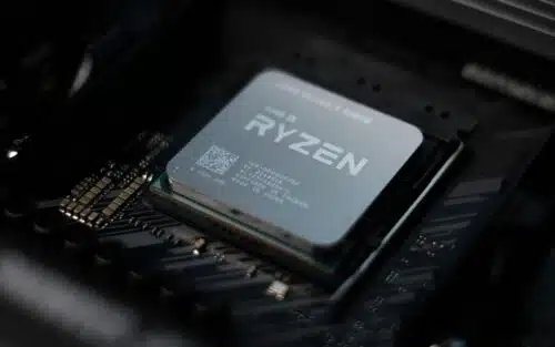 Attention à la surchauffe : votre Ryzen 7 9800X3D fait fondre le socket de la carte mère